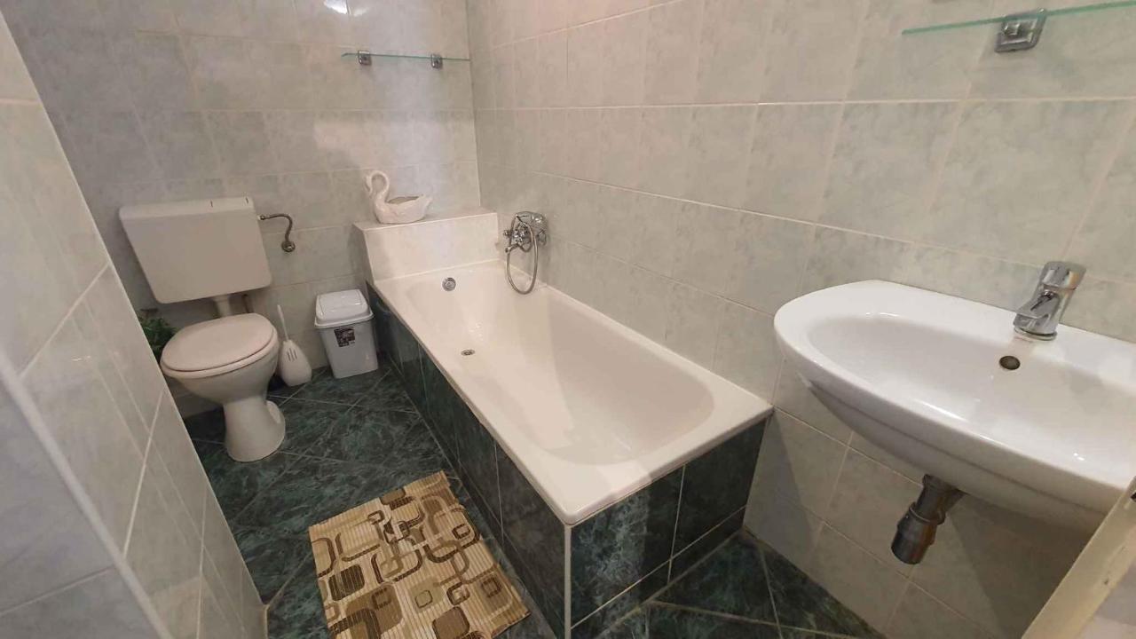 Apartments In Balatonlelle 43115 المظهر الخارجي الصورة