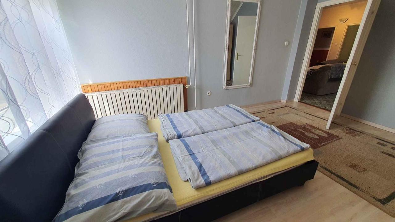 Apartments In Balatonlelle 43115 المظهر الخارجي الصورة