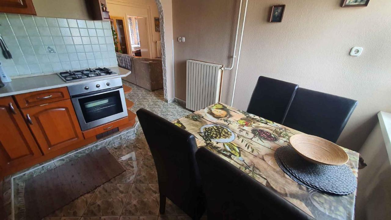 Apartments In Balatonlelle 43115 المظهر الخارجي الصورة